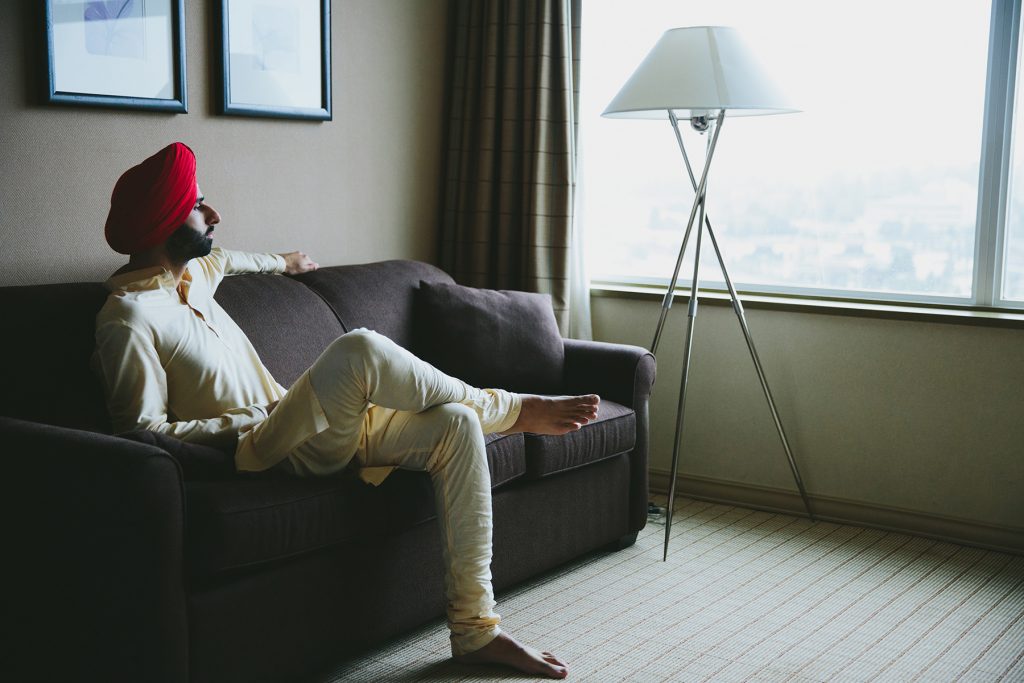 a Sikh groom waits on his wedding day in Vancouver www.lucida-photography.com